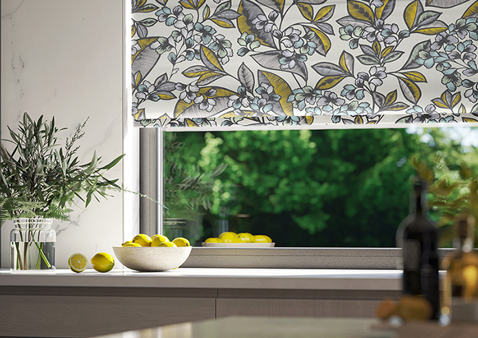 Walled Garden, Lemon - Roman Blind - Image 5